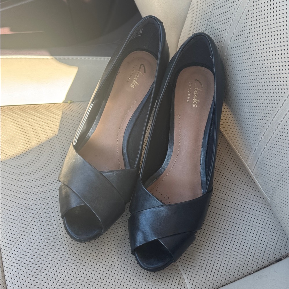 Clarks Jenness Cloud Leather Shoes, Black Size 8